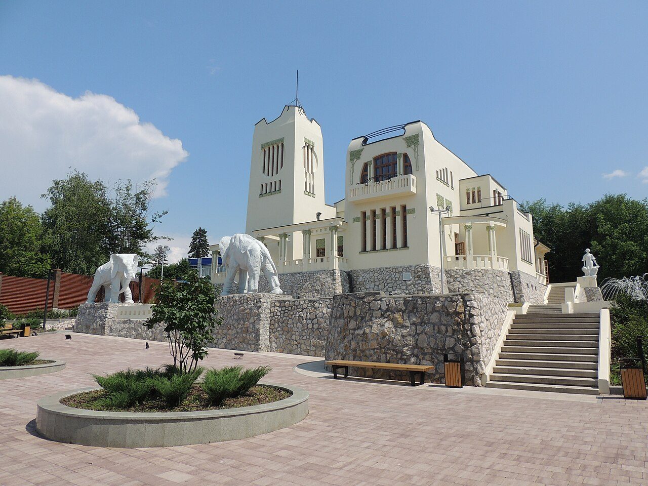 «Дом со слонами» — Самара